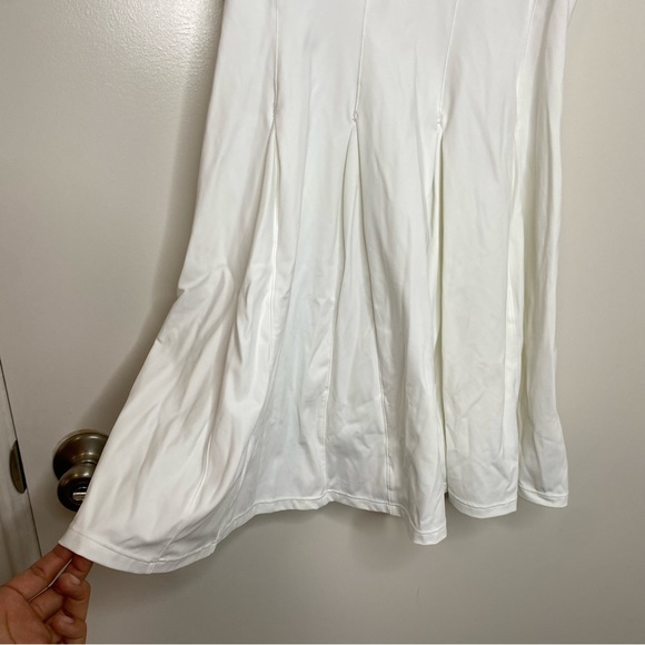 - Lululemon Court Crush Tennis Dress
White - Picture 10 of 12